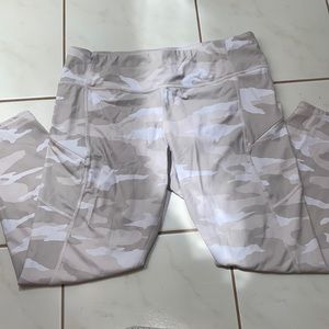 Athleta Cream Camp Leggings